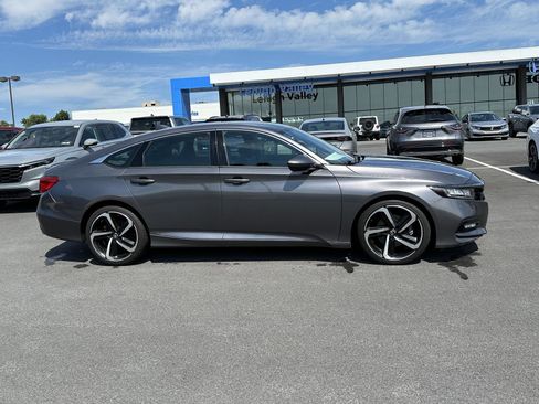 Used 2018 Honda Accord Sport image 9
