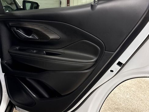 Used 2024 GMC Terrain SLE image 16