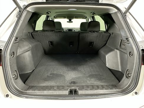 Used 2023 Chevrolet Equinox LT image 27