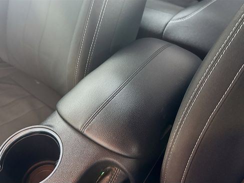 Used 2019 Ford Mustang Coupe image 18