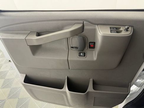 Used 2025 Chevrolet Express 3500 LT w/ LT Preferred Equipment Group RWD image 22