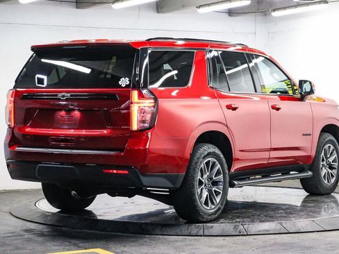 Used 2024 Chevrolet Tahoe Z71 w/ Luxury Package AWD/4WD image 4
