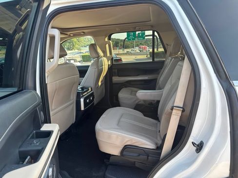 Used 2023 Ford Expedition Limited RWD image 11
