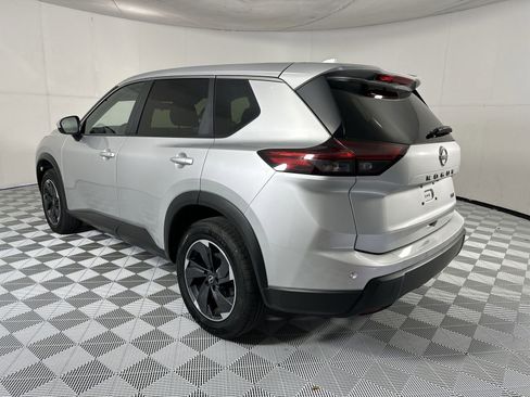 Used 2024 Nissan Rogue SV FWD image 6