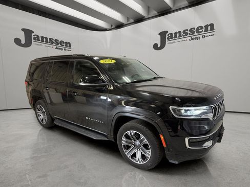 Used 2024 Jeep Wagoneer Series II w/ Flexible Seating Group image 6