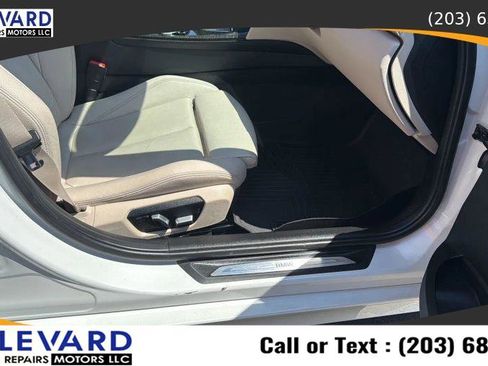 Used 2017 BMW 330i xDrive Sedan AWD/4WD image 39