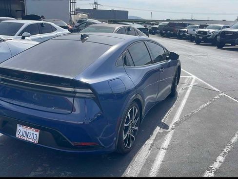 Used 2023 Toyota Prius Prime Premium image 2