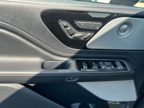 Used 2025 Lincoln Aviator Reserve w/ Equipment Group 201A image 15