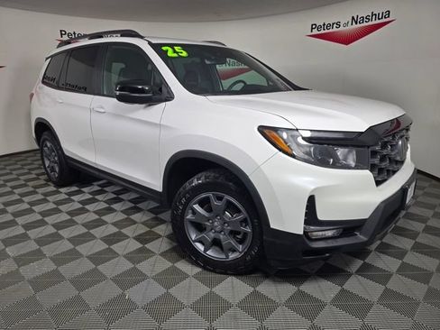 Certified 2025 Honda Passport TrailSport image 1