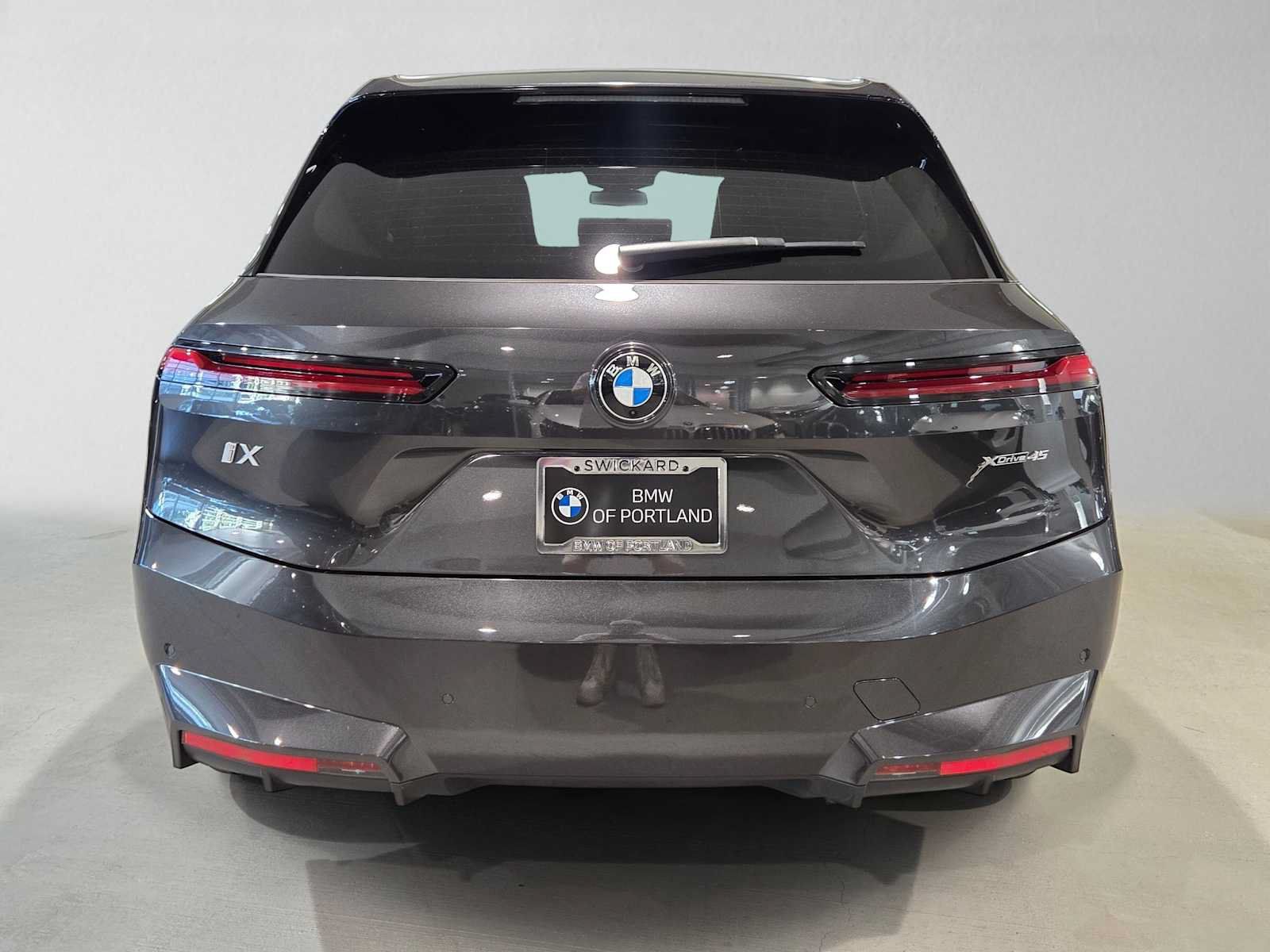 Used 2026 BMW iX xDrive45 w/ Executive Package AWD/4WD image 4
