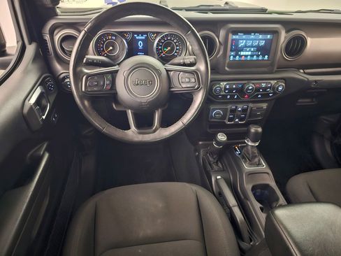 Used 2022 Jeep Gladiator Sport AWD/4WD image 7