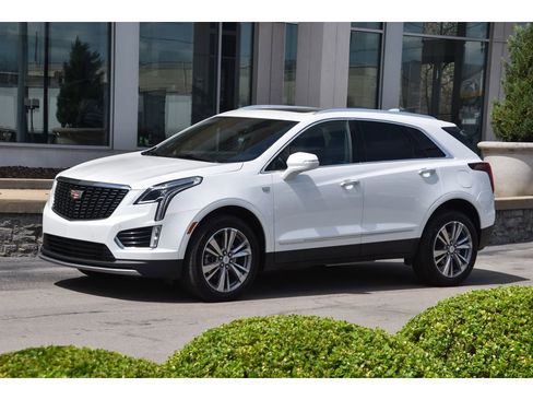 Used 2025 Cadillac XT5 Premium Luxury FWD image 8