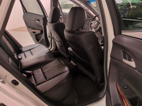 Used 2011 Honda Crosstour EX-L image 11