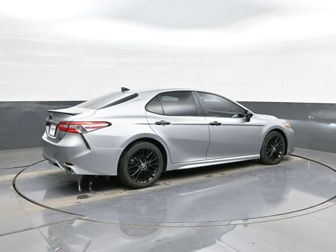 Used 2019 Toyota Camry SE image 12