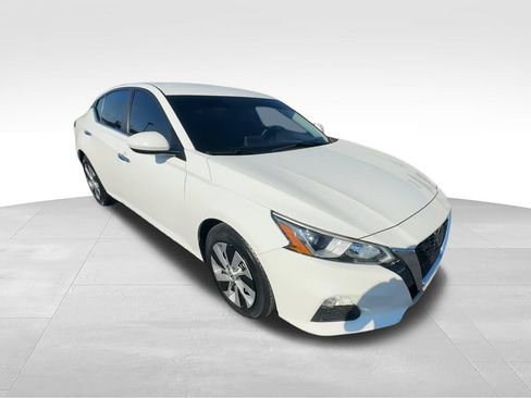 Used 2020 Nissan Altima 2.5 S FWD image 2