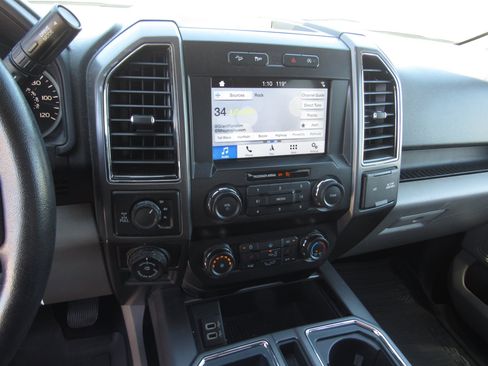 Used 2019 Ford F150 XLT w/ Equipment Group 302A Luxury AWD/4WD image 13