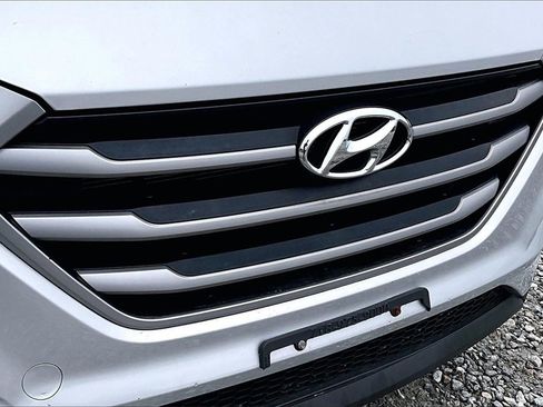 Used 2018 Hyundai Tucson SE image 23