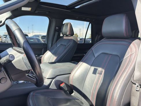 Used 2022 Ford Expedition Limited image 12
