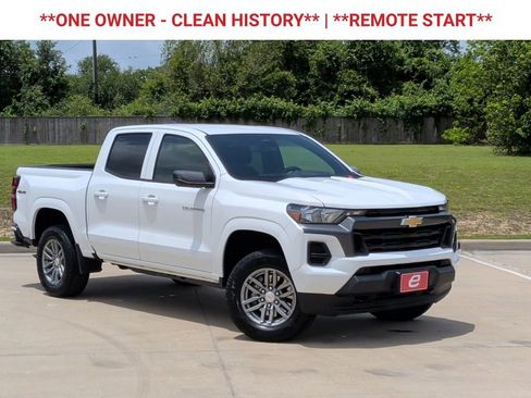 Used 2025 Chevrolet Colorado LT AWD/4WD image 2