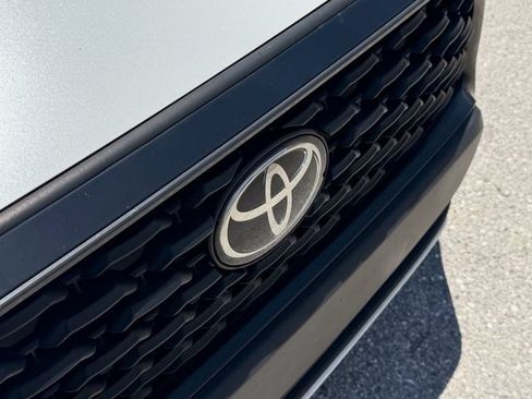 Used 2022 Toyota Corolla Cross L FWD image 11
