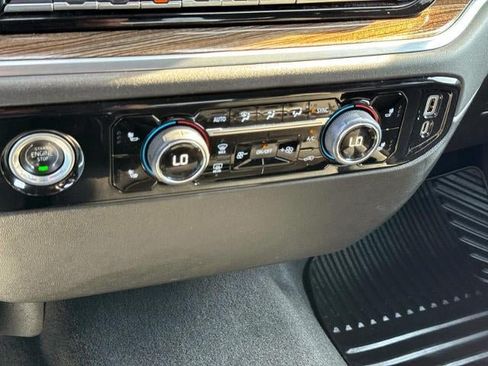 Used 2022 Chevrolet Silverado 1500 LT AWD/4WD image 22