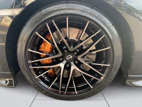 Used 2024 Nissan GT-R Premium w/ Floor Mat Package AWD/4WD image 37