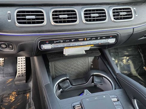 Used 2026 Mercedes-Benz GLS 580 4MATIC image 22