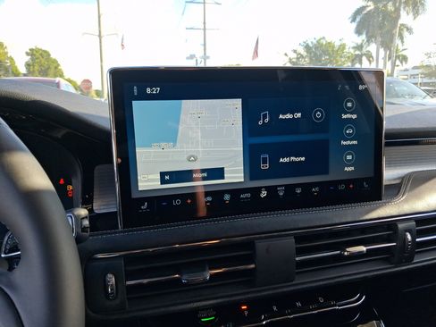 Used 2023 Lincoln Corsair FWD image 18