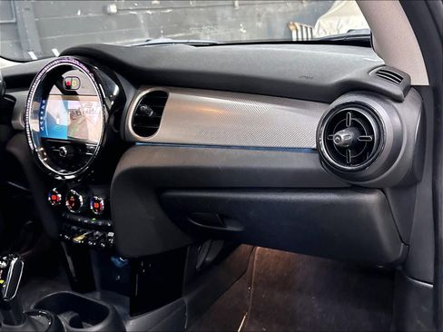 Used 2024 MINI Cooper SE FWD image 18