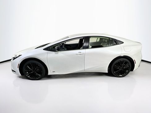 Used 2023 Toyota Prius XLE image 8