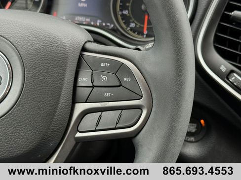 Used 2022 Jeep Cherokee Latitude Lux w/ Sun & Sound Group AWD/4WD image 23