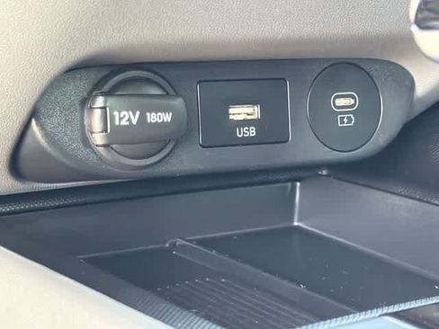 Certified 2025 Hyundai Elantra SEL image 24