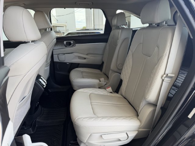 Used 2023 Kia Sorento SX AWD/4WD image 26