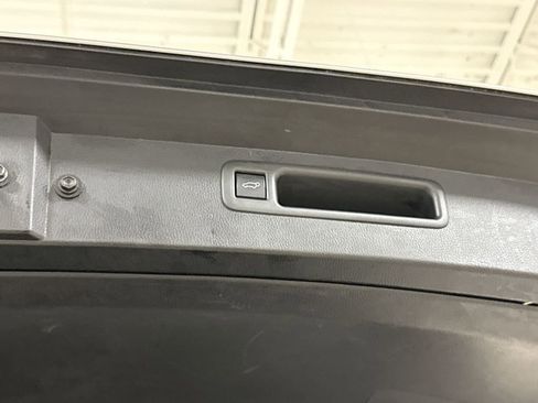 Used 2023 Toyota Highlander LE image 29