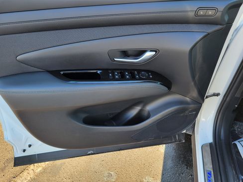 Used 2025 Hyundai Tucson Limited image 19