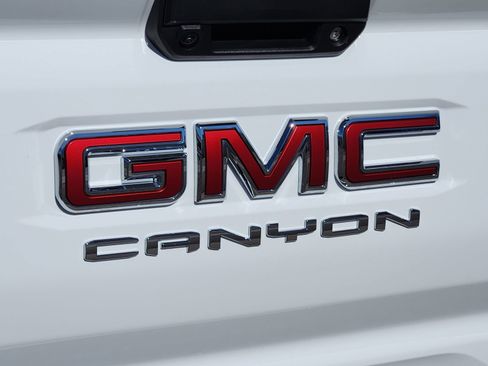 New 2026 GMC Canyon Elevation w/ Convenience Package image 12