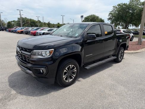 Used 2021 Chevrolet Colorado Z71 w/ Safety Package RWD image 12