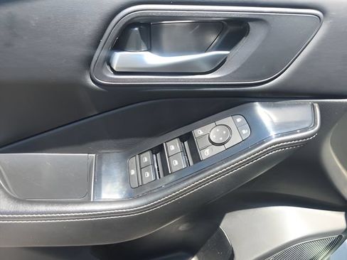 Certified 2024 Nissan Rogue SV AWD/4WD image 11