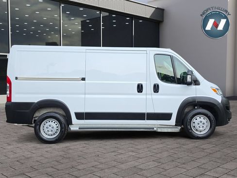 Used 2025 RAM ProMaster 2500 w/ U-Haul Equipment Group FWD image 6