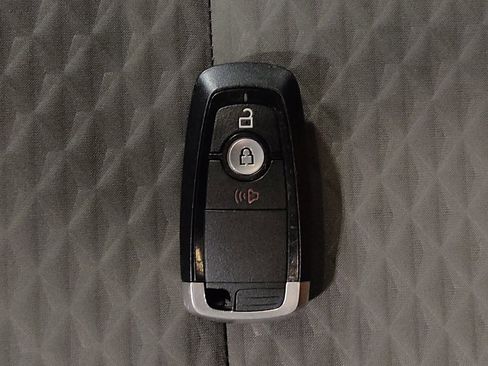 Used 2022 Ford Escape SE FWD image 32