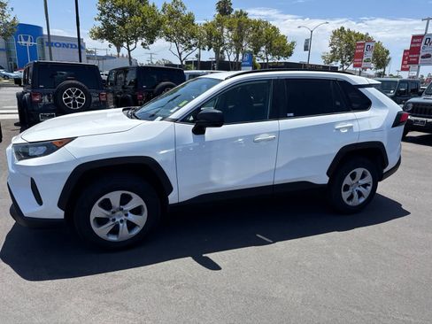 Used 2020 Toyota RAV4 LE FWD image 23