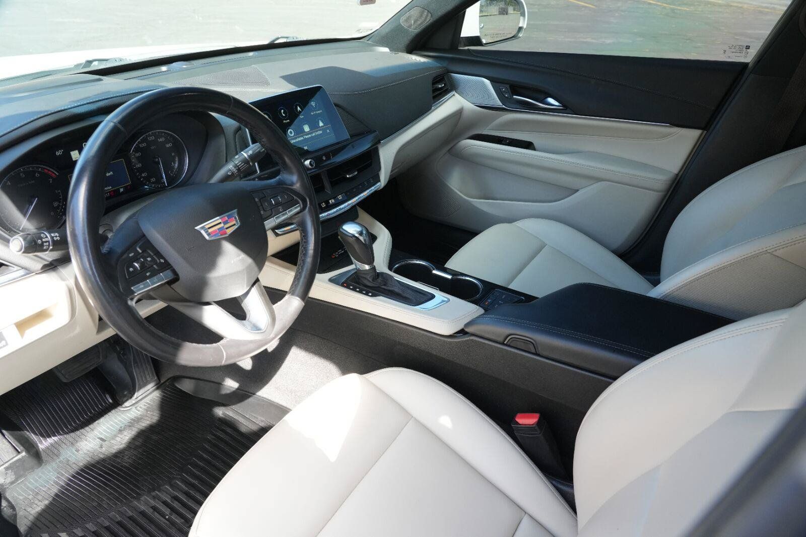 Used 2021 Cadillac CT4 Luxury w/ Sun And Sound Package RWD image 9