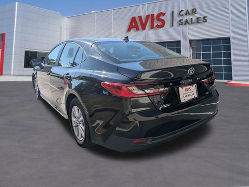 Used 2025 Toyota Camry LE FWD image 9