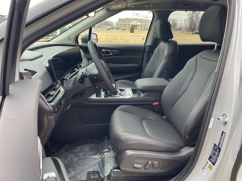 New 2026 Kia Carnival SX image 8