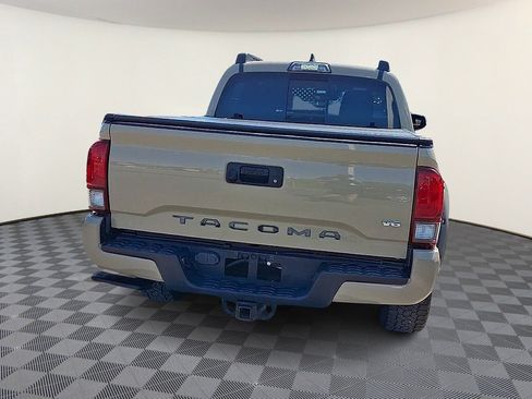 Used 2018 Toyota Tacoma TRD Sport RWD image 7