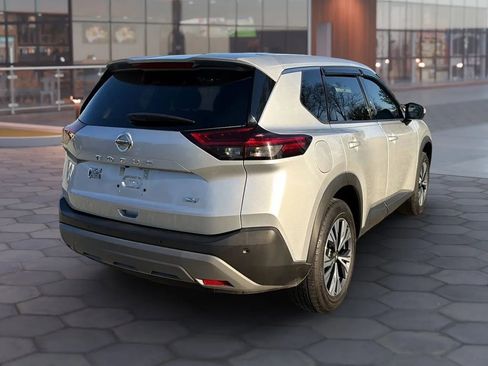 Used 2021 Nissan Rogue SV image 11