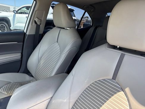 Used 2022 Toyota Camry SE w/ Audio Upgrade Package FWD image 6