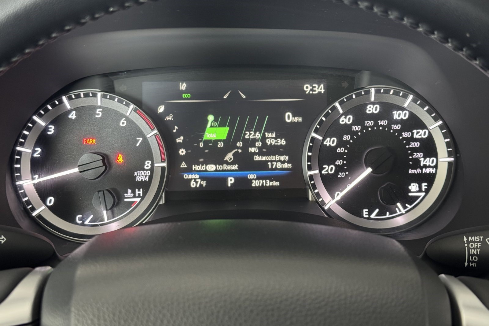 Used 2025 Toyota Highlander LE FWD image 21