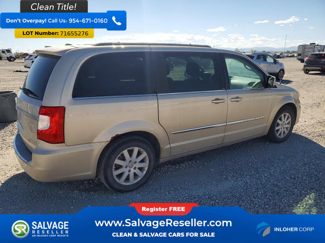 Used 2013 Chrysler Town & Country Touring FWD image 4