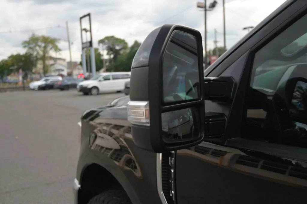 Used 2020 Ford F350 Lariat w/ Lariat Ultimate Package AWD/4WD image 13